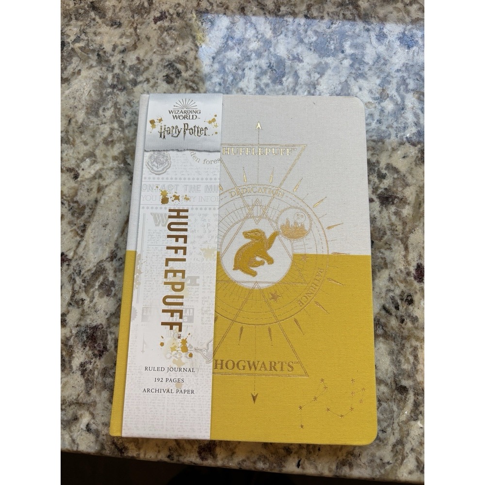 Harry Potter: Hufflepuff Constellation Hardcover Ruled Journal (Harry Potter: C